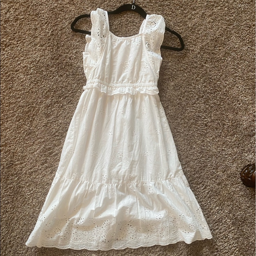 Beautiful Justice white flower dress like new